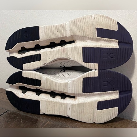 On Cloudnova Undyed/Purple/Forrest Size 8 - Picture 3 of 7